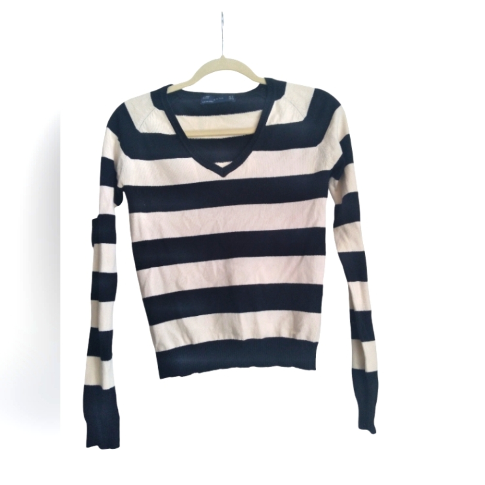 Zara black/white V -neck